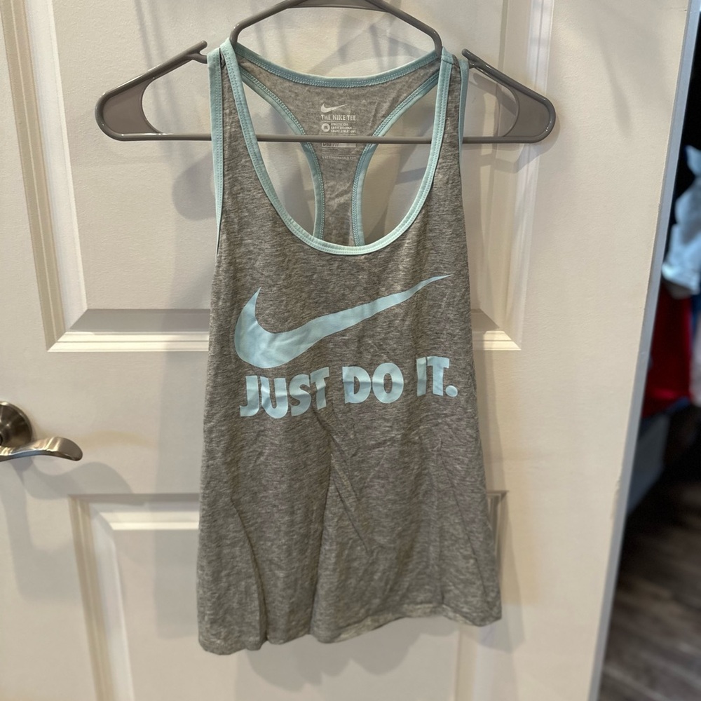 *EUC*Sz M* Nike T-shirt